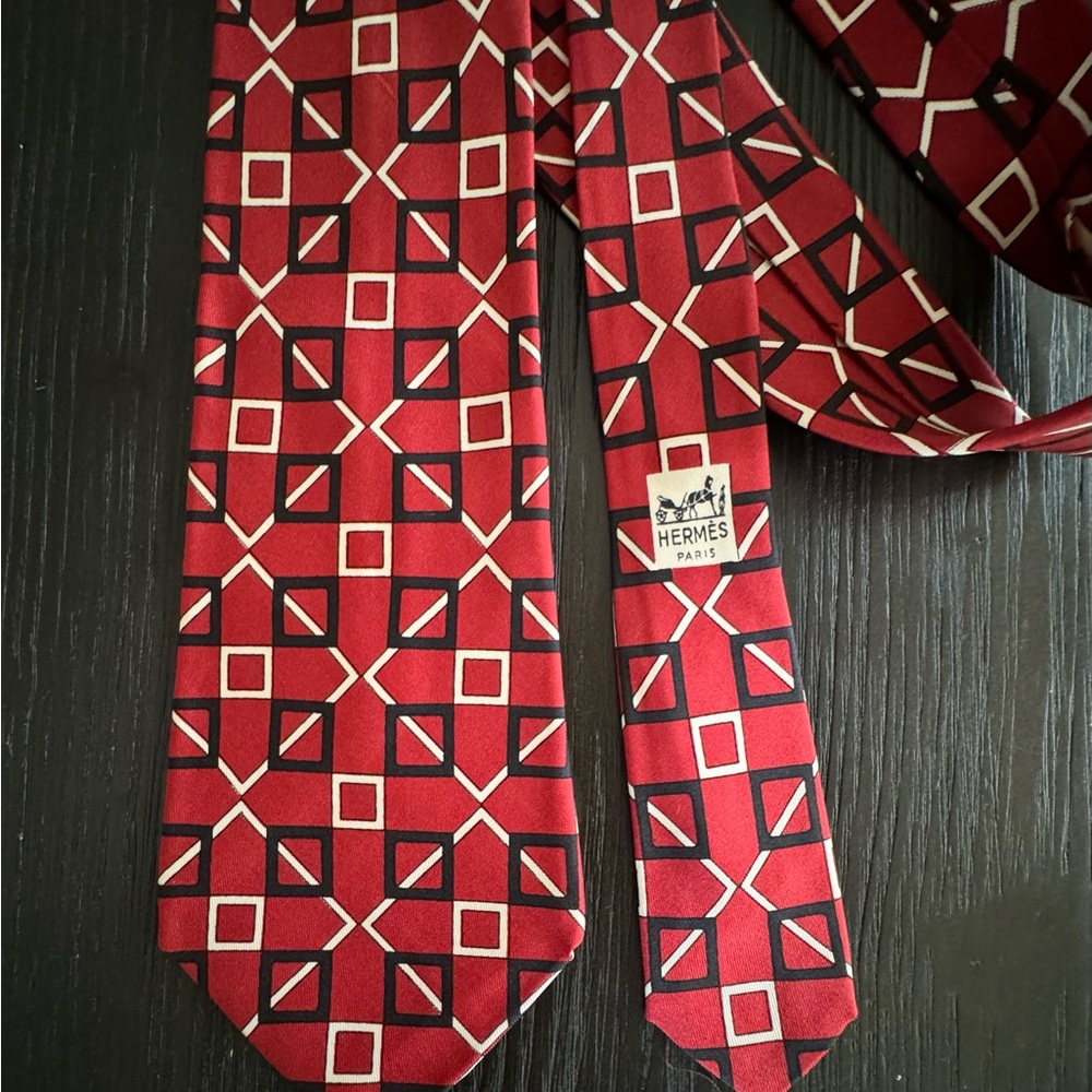HERMÈS Vintage Silk Tie - Picture 2 of 13